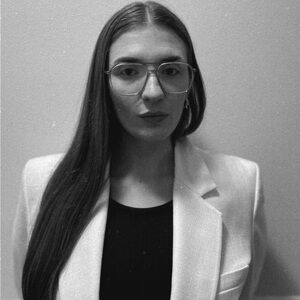 Meet your Posher, Claudia